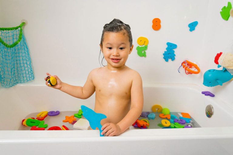 How to Clean Baby Bath Toys